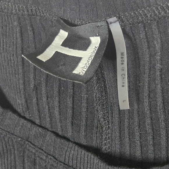 H by Bordeaux Ribbed Black Pocket Tee - Picture 2 of 3